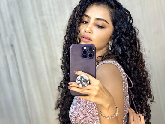 Stellar Poses Of Anupama Parameswaran